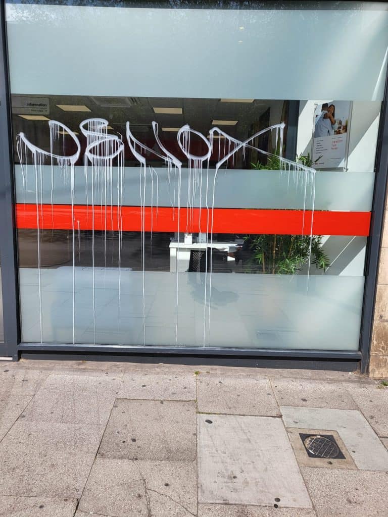 DSW Cleaning Graffiti Removal Specialists